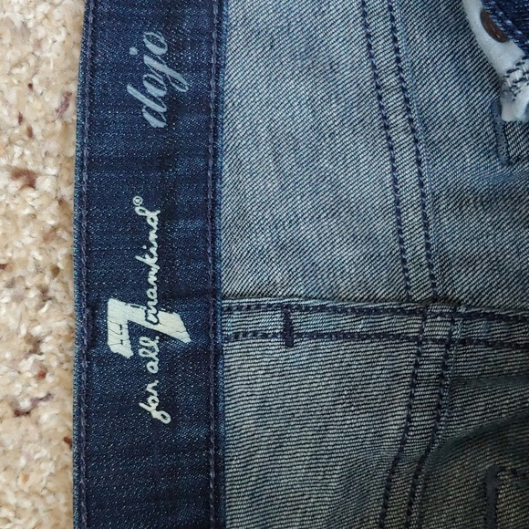 7 FOR ALL MANKIND DOJO CUT OFF INTO CROP JEANS SZ 28 CUTE - Picture 2 of 11